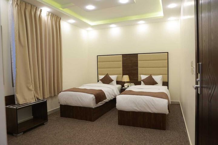 Room 3 of 28