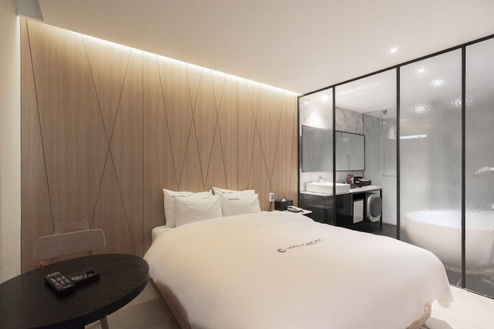 Room 8 of 52