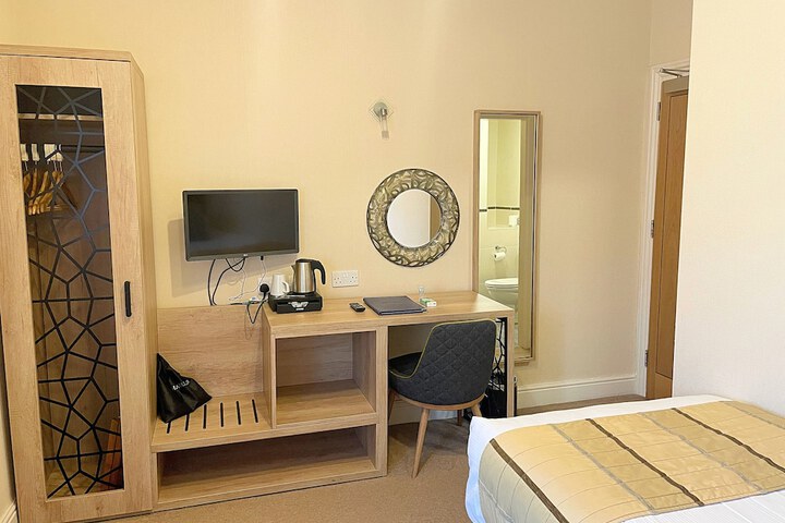 Room 68 of 146