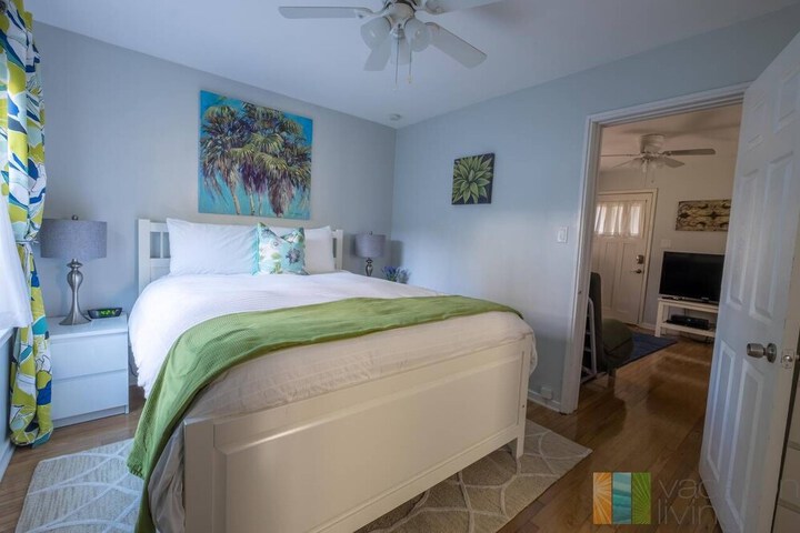 Room 4 of 15