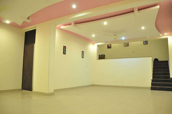 Ballroom/Hall 24 of 36