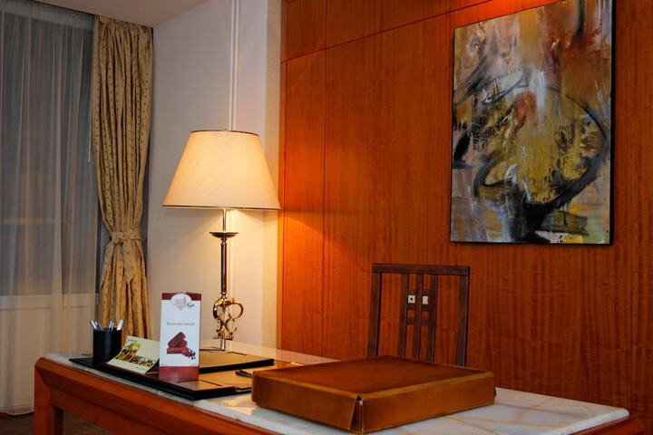 Room 53 of 91