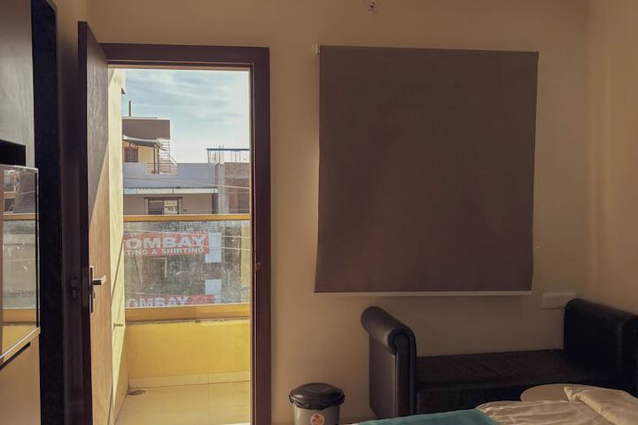 Room 18 of 39