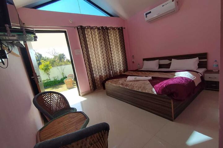 Room 2 of 15