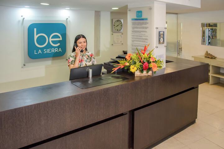 Entrance & Lobby