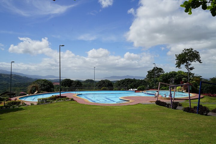 Pool Hotel