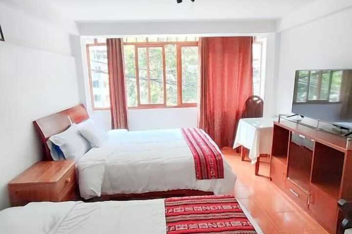 Room 2 of 6