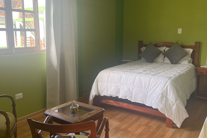 Room 6 of 63