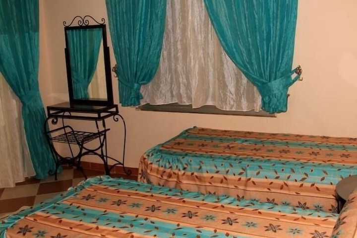 Room 10 of 21