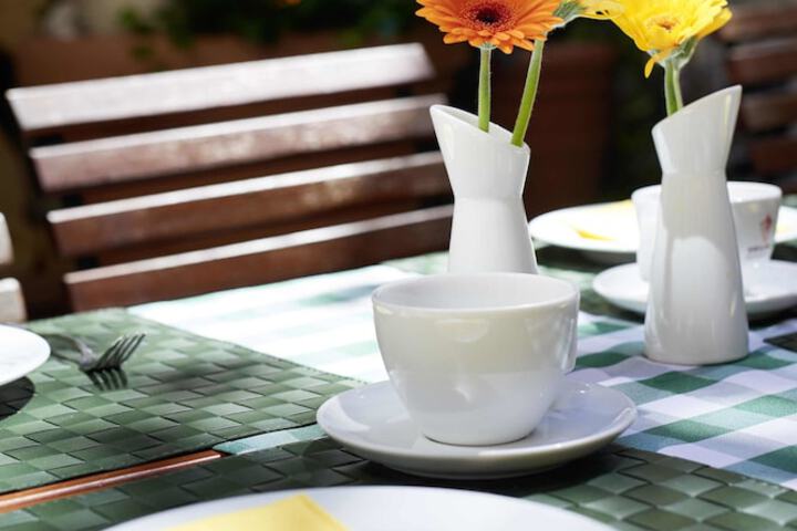 Breakfast/Coffee Service 126 of 179