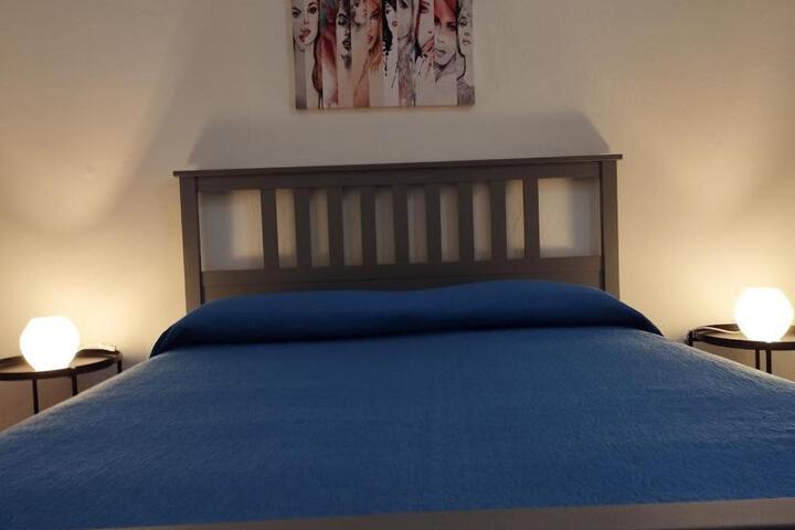 Room 4 of 9