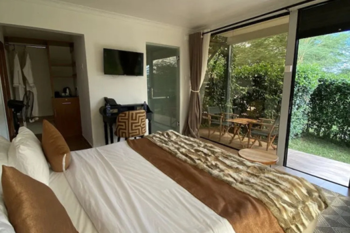 Room 4 of 19