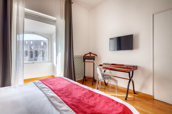 Room 15 of 60