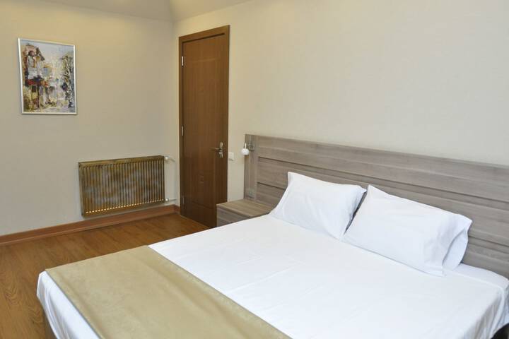 Room 8 of 113