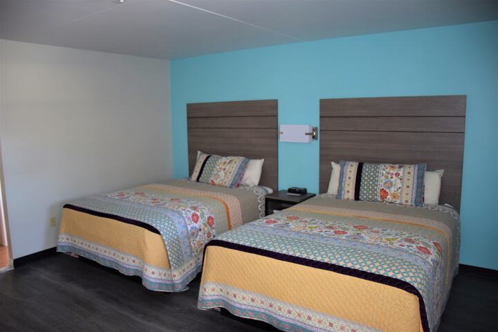 2 Queen Beds (3 of 7)
