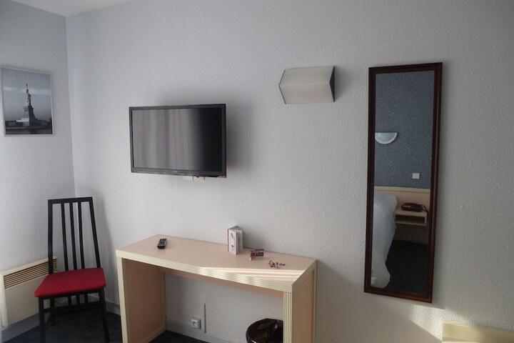 Room 19 of 33