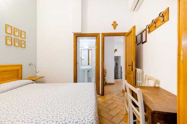 Room 16 of 68