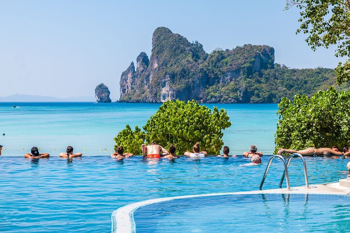 Pool Hotel