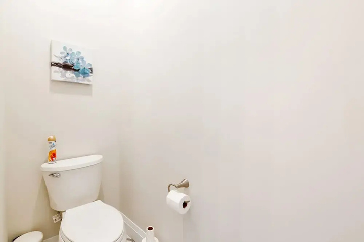 Room 10 of 23