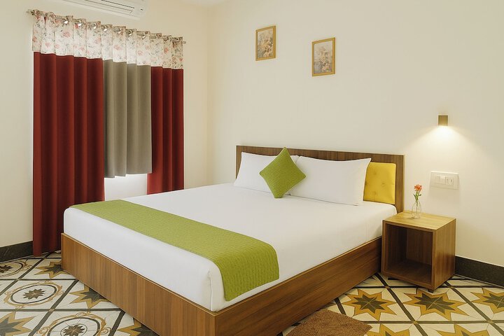 Hotel Atrangi Waves Near Golden Beach
