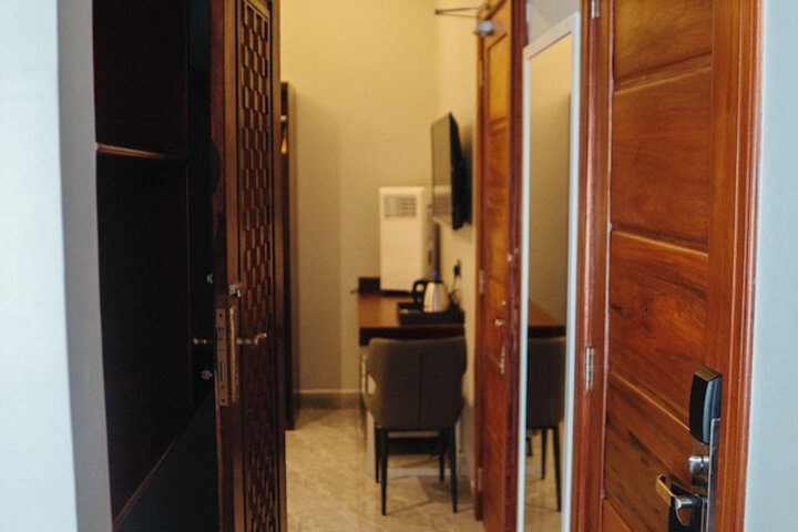 Room 13 of 35