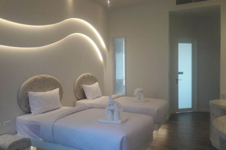 Room 16 of 56
