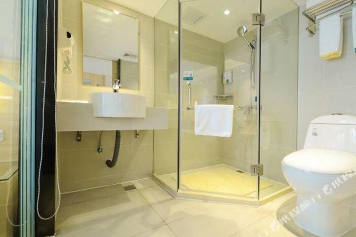 Vienna Zhihao Hotel (Chongqing Nanbin Road Danzishi Branch)