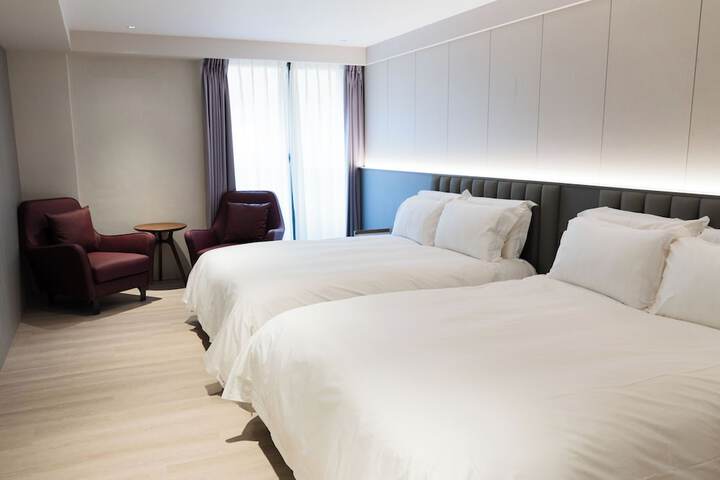 Room 25 of 83