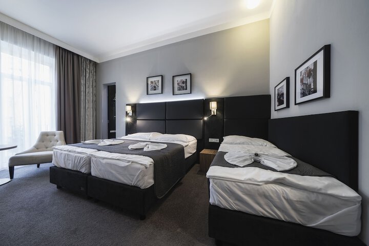 Room 54 of 97