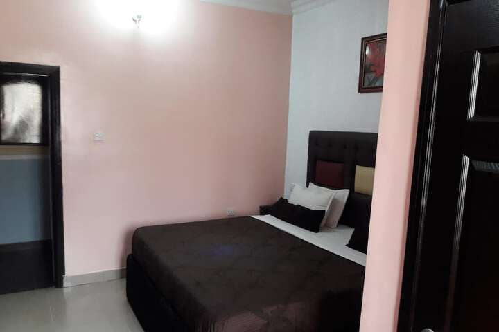 Room 27 of 60