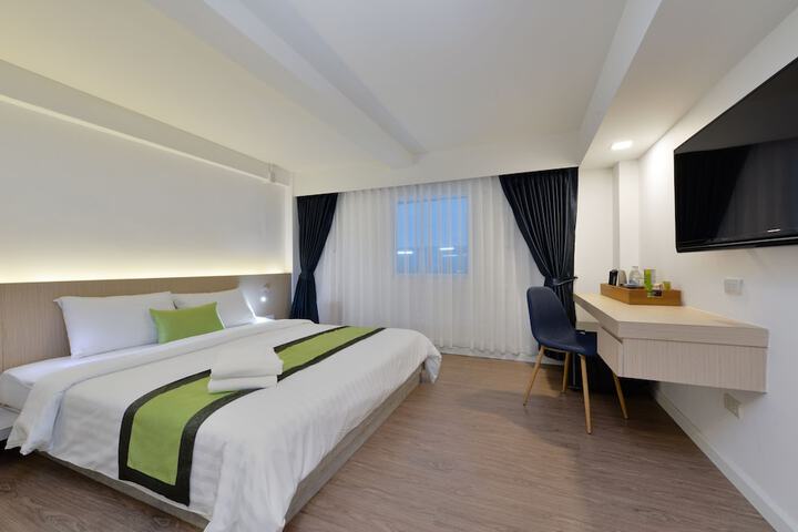 Room 9 of 36