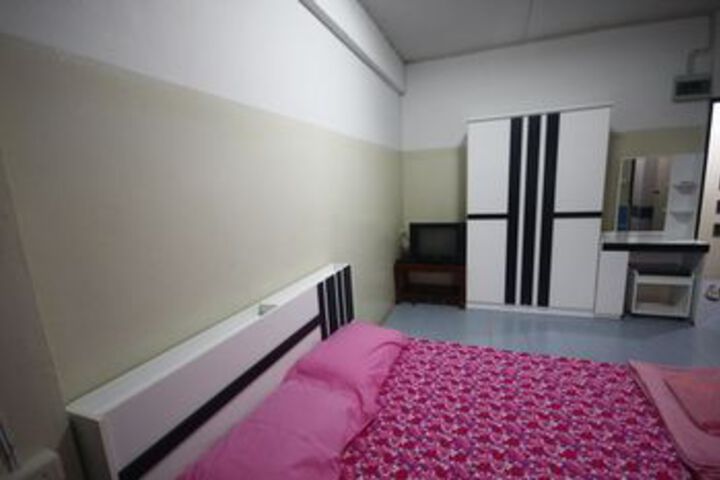 Room 37 of 47