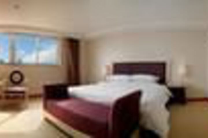 Room 2 of 16