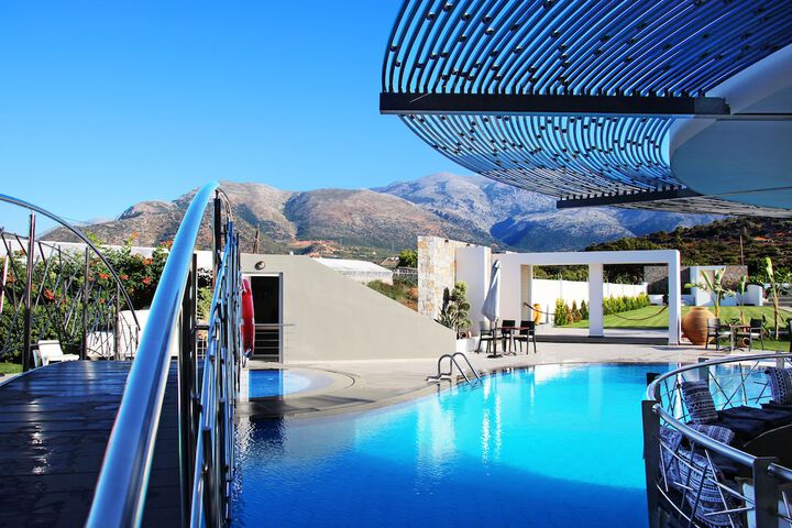 Hotel with Pool