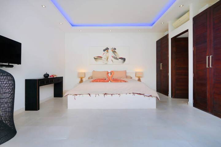 Room 3 of 60