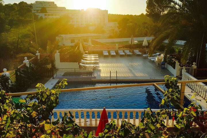 Pool 90 of 103
