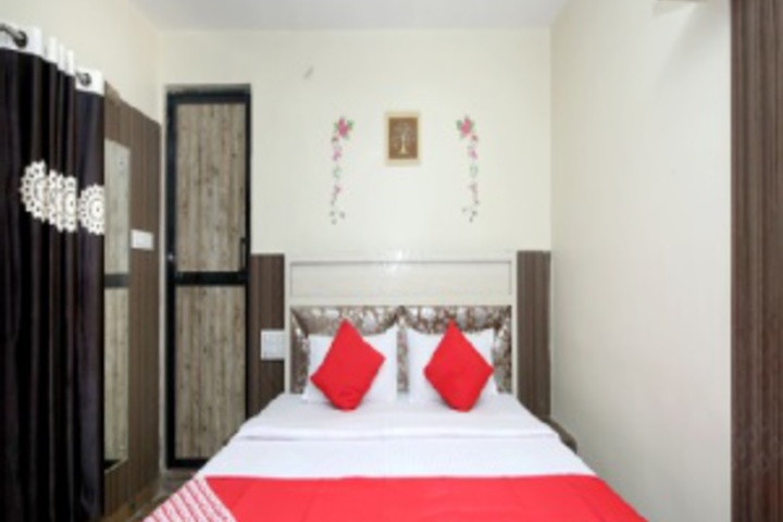 Room 176 of 407
