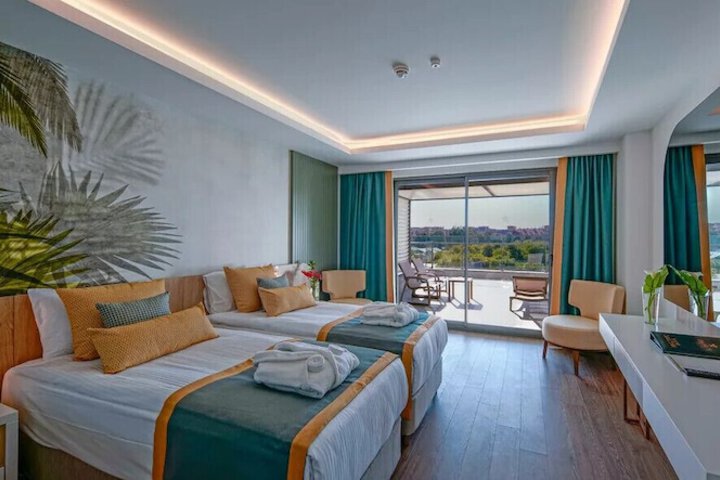 Room 9 of 28