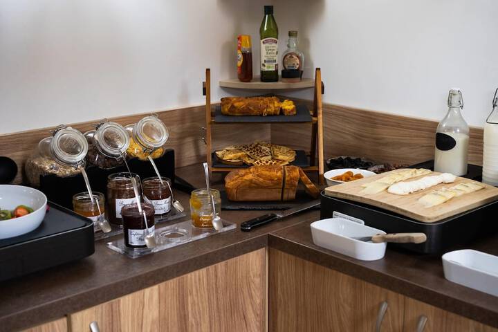Breakfast/Coffee Service 34 of 48
