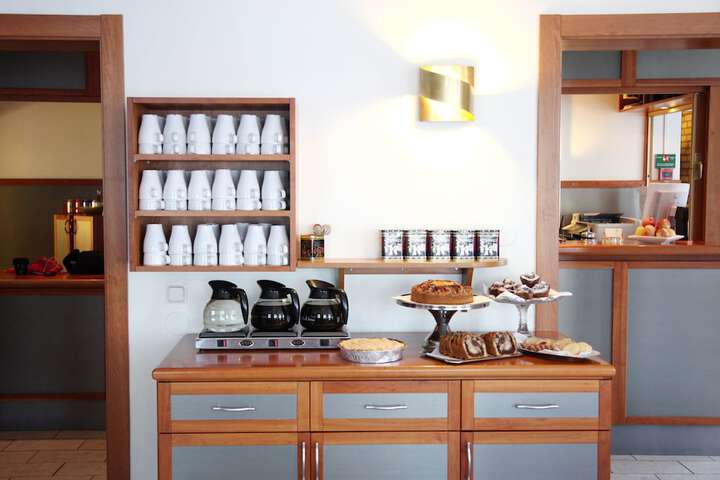 Breakfast/Coffee Service 72 of 97