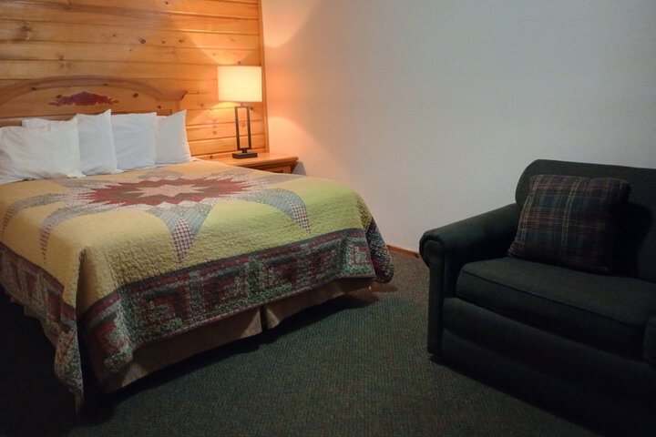 2 Queen Beds (16 of 28)