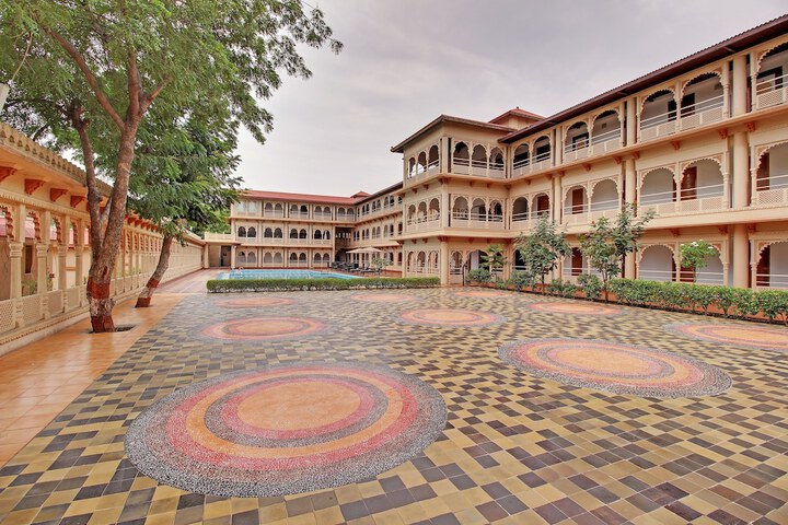 Hotel Exterior 55 of 55