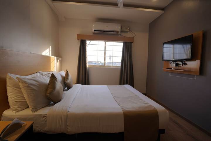 Room 17 of 37