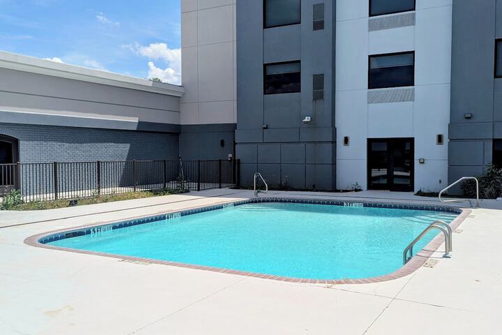 Pools & Facilities