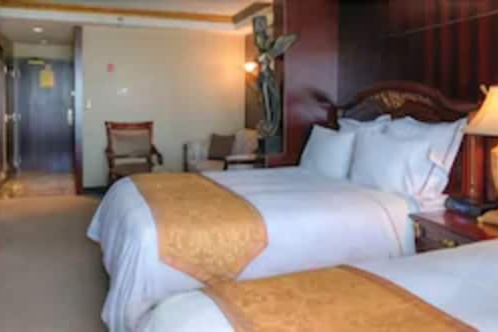 1 King Bed Suite Accessible (18 of 18)