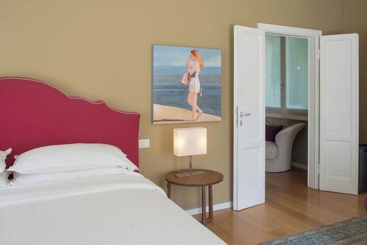 Room 10 of 62