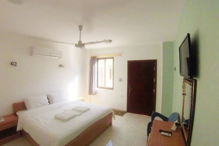 Room 18 of 42