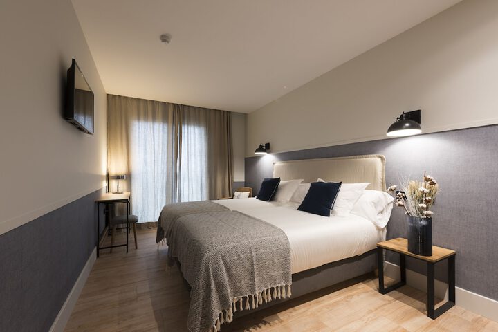 Room 7 of 28
