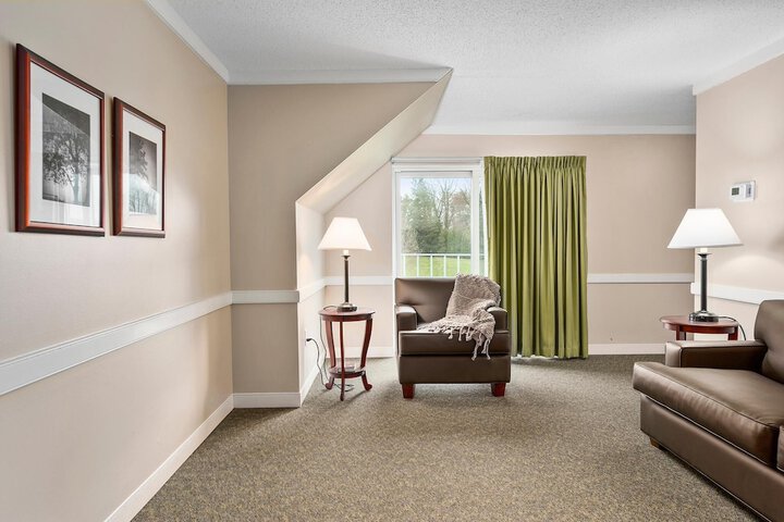 Room 6 of 23