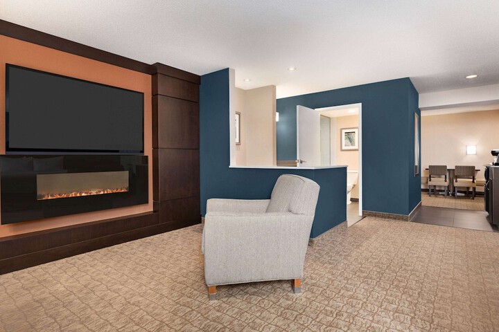 Room 10 of 61